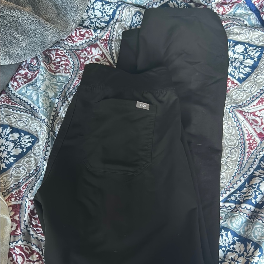 FIGS medium Livingston black scrubs